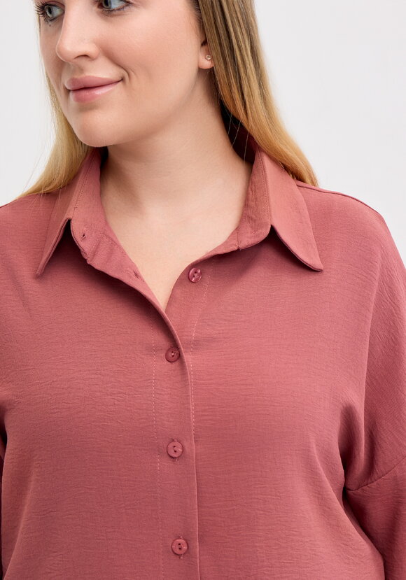 Рубашка свободного кроя с ассиметричным низом шир.  580, рис. 17