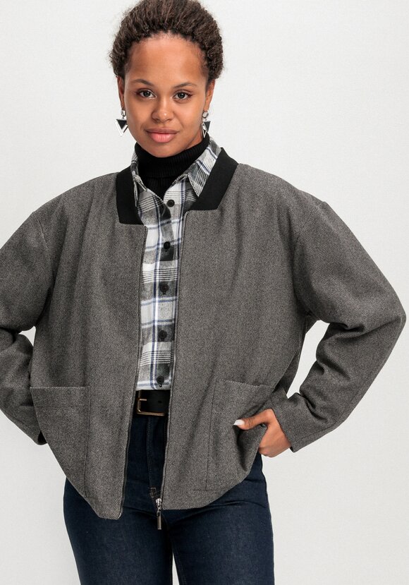 Бомбер на молнии с карманами шир.  580, рис. 9