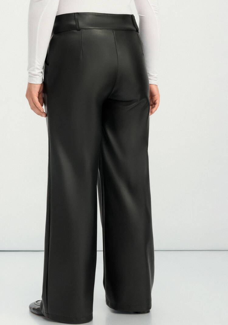 Брюки прямого кроя из экокожи шир.  750, рис. 10