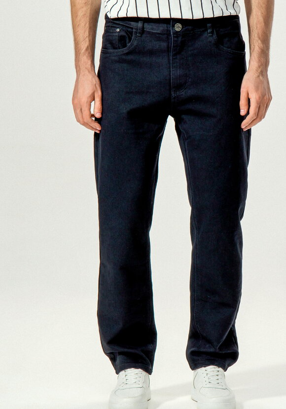 Брюки прямые из джинсовой ткани с карманами шир.  580, рис. 20