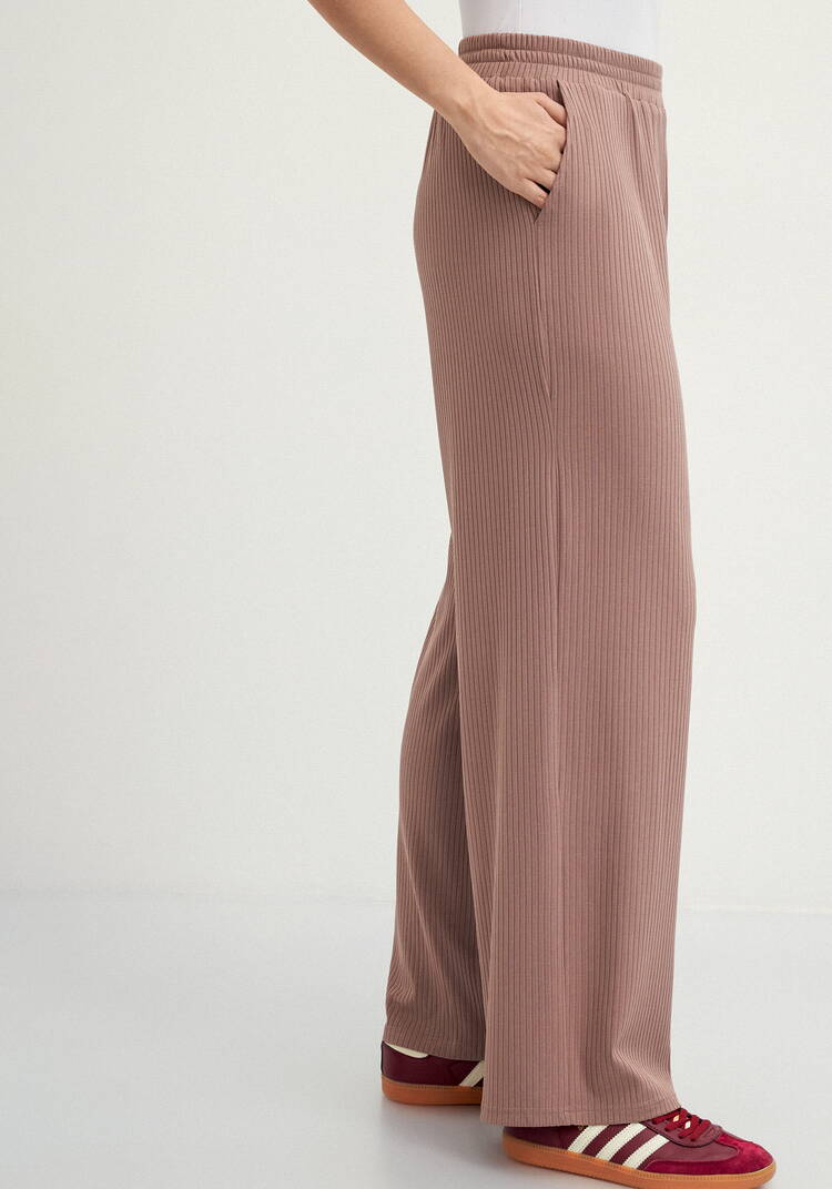 Брюки свободного кроя в рубчик шир.  750, рис. 40