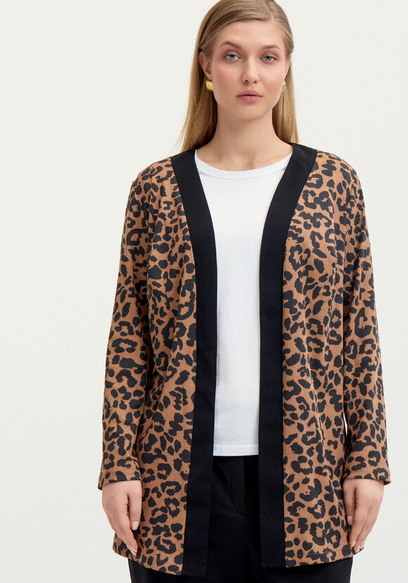 Кардиган с анималистичным пpинтом шир.  580, рис. 12