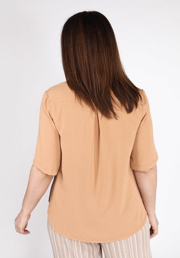 Блуза с коротким рукавом и отделкой на вороте шир.  580, рис. 3