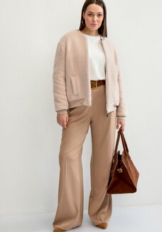 Бомбер на молнии с воротником-стойкой