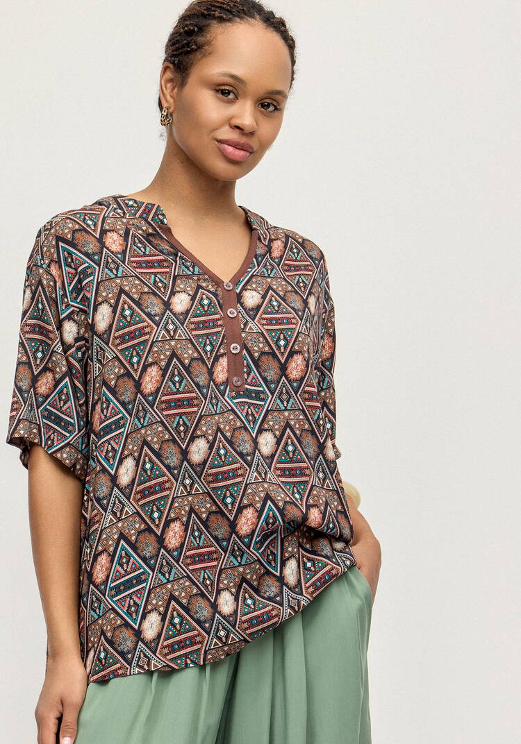 Блуза из штапеля с этническим рисунком шир.  750, рис. 1