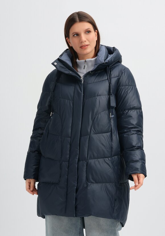 Пуховик стеганый с контрастным капюшоном шир.  580, рис. 1