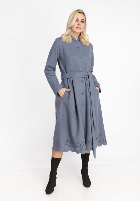 Пальто с перфорацией по низу изделия шир.  580, рис. 1