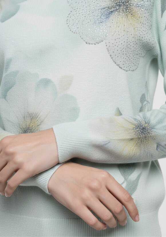 Блуза трикотажная с принтом в стразах шир.  580, рис. 10