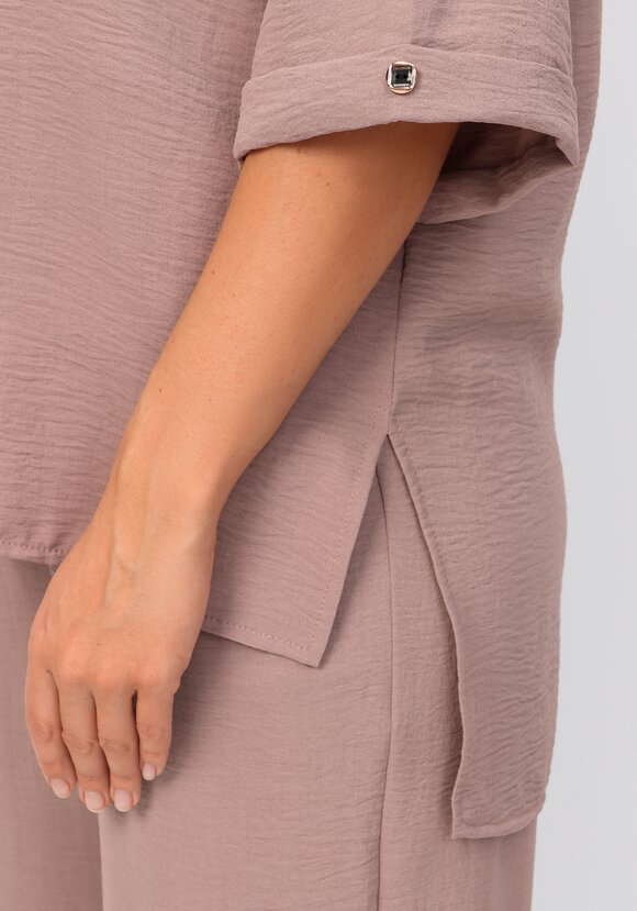 Костюм: брюки и блуза с лаконичным принтом шир.  580, рис. 37