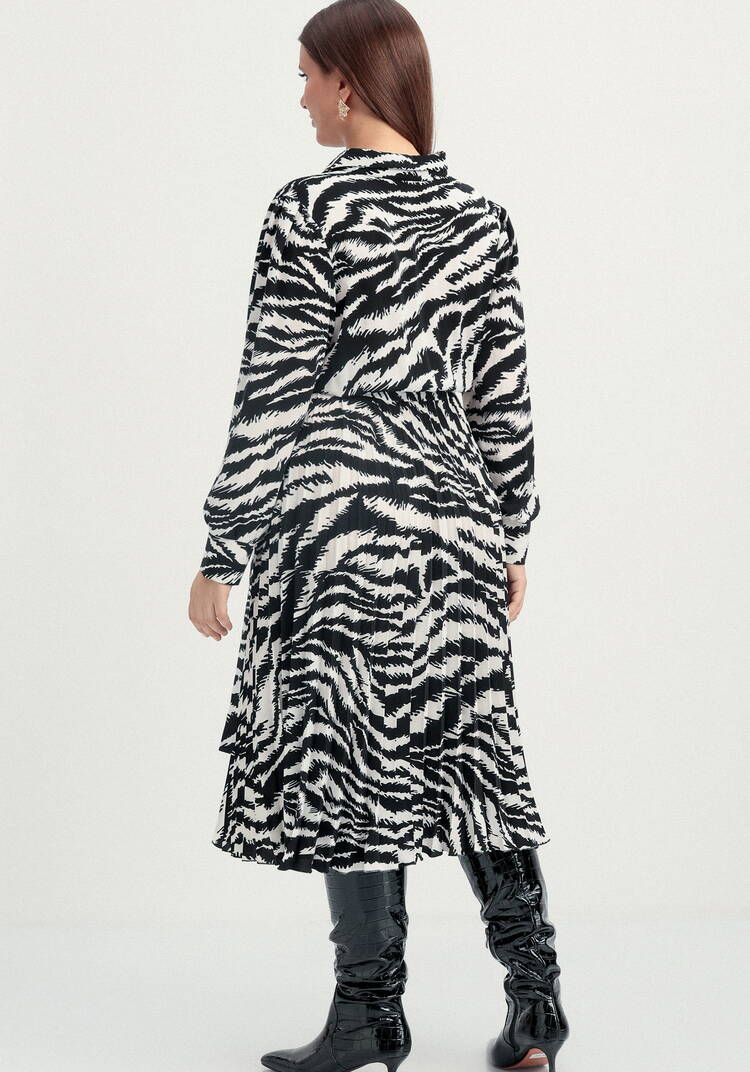 Платье с плиссированной юбкой шир.  750, рис. 9