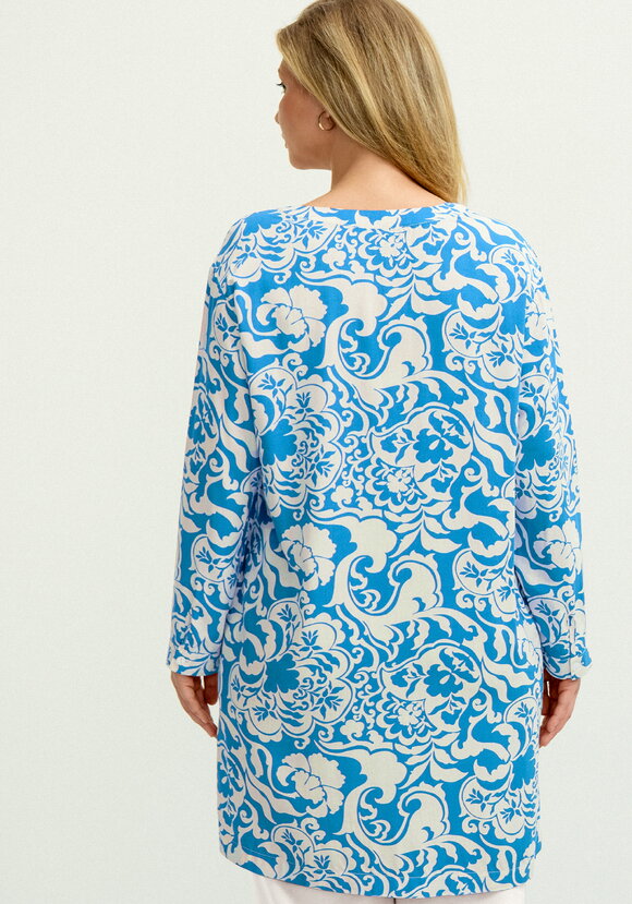 Блуза удлинённая с карманами шир.  580, рис. 12