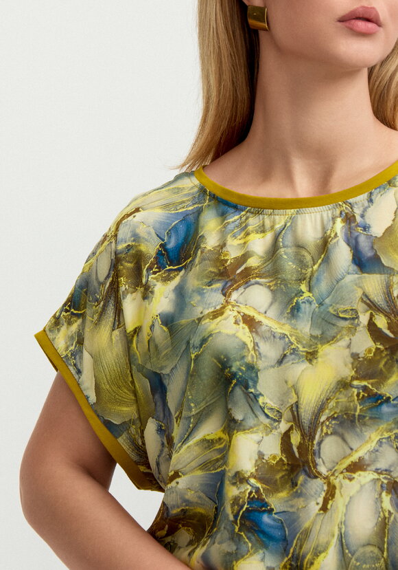 Блуза комбинированная со спущенным плечом шир.  580, рис. 21