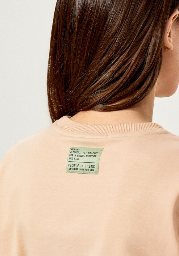 Лонгслив с нашивкой на спине шир.  580, рис. 22