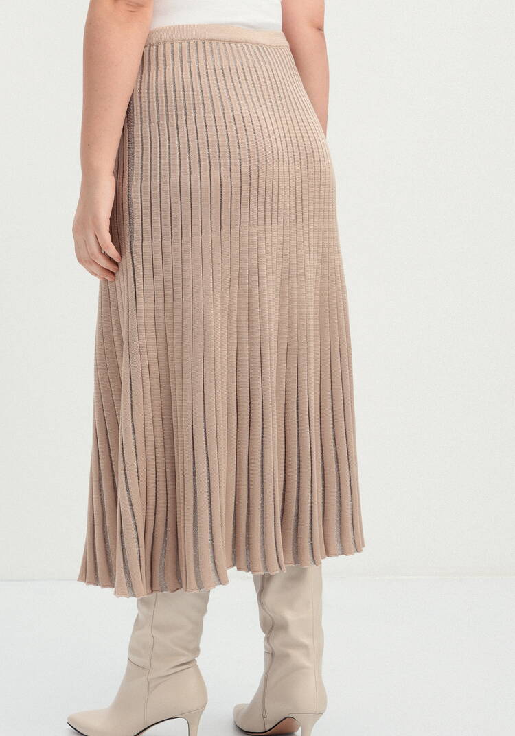 Юбка фактурная в вертикальную полоску шир.  750, рис. 13