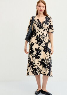 Платье с цвeточным принтом