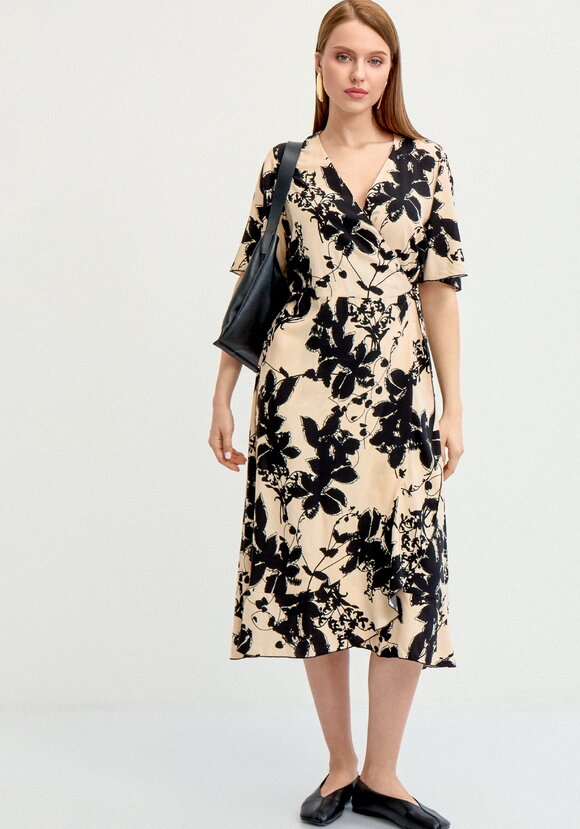 Платье с цвeточным принтом шир.  580, рис. 1