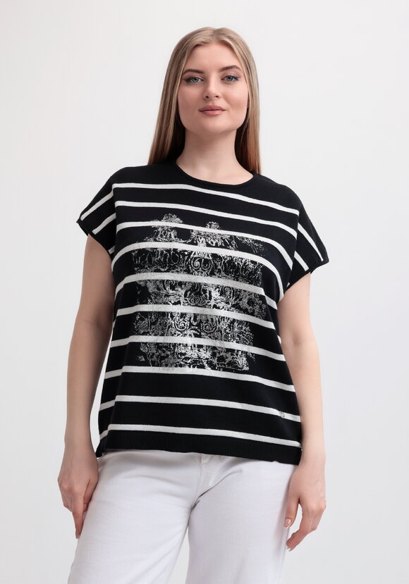 Блуза в полоску с рисунком шир.  580, рис. 9