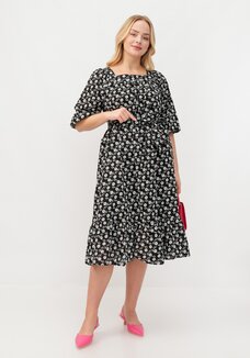 Платье с имитацией вышивки