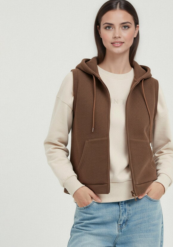 Жилет из микровельвета с начёсом шир.  580, рис. 3