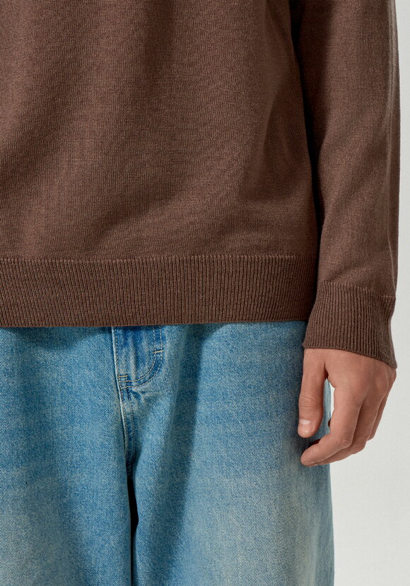 Свитер базовый с высоким воротом шир.  580, рис. 29