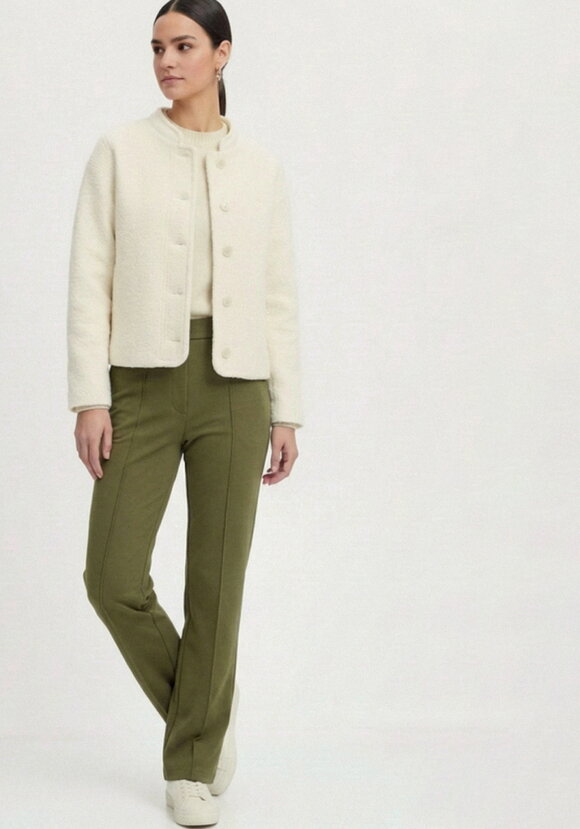 Брюки прямые cо стрелками шир.  580, рис. 31