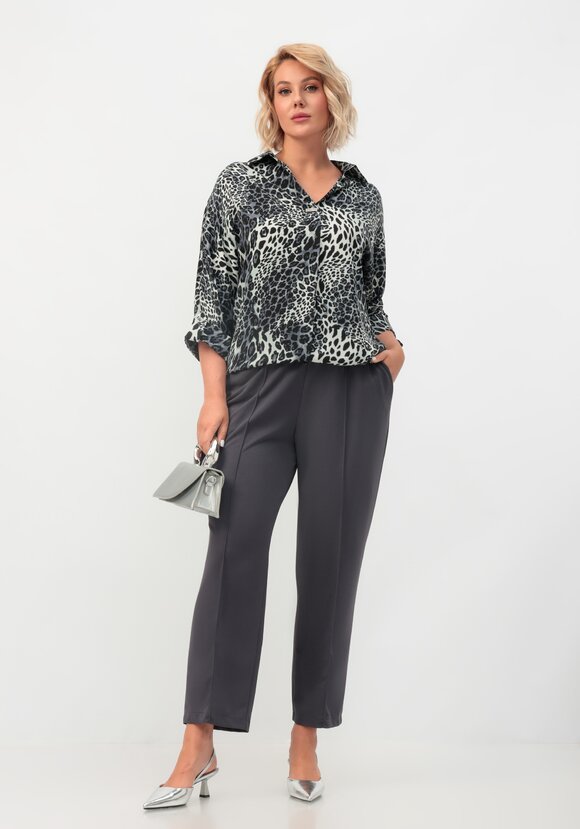 Блуза с патами на рукавах и брошью шир.  580, рис. 10