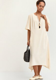 Платье свободного кроя с подвеской