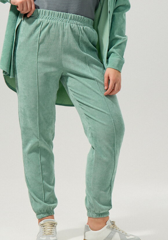 Брюки из вельвета со стрелкой шир.  580, рис. 2