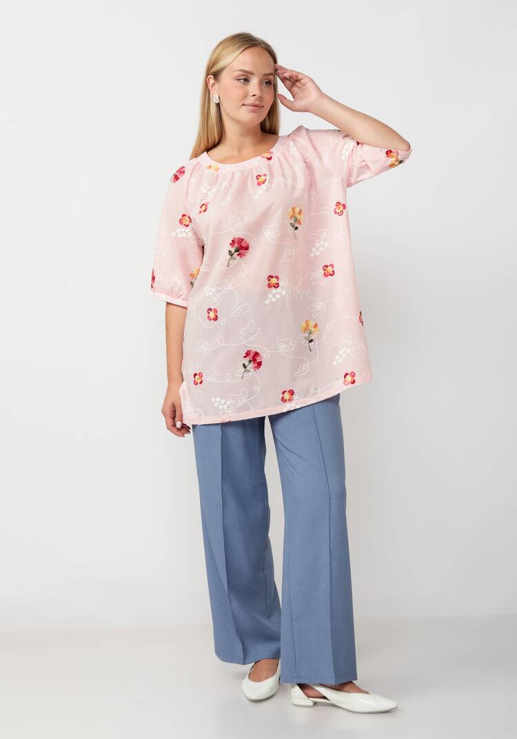 Блуза свободного кроя с цветочной вышивкой шир.  750, рис. 28