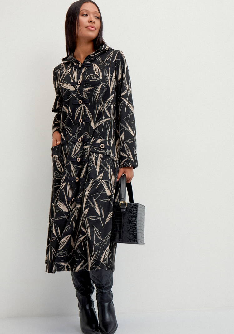 Платье трикотажное  с капюшоном шир.  750, рис. 17