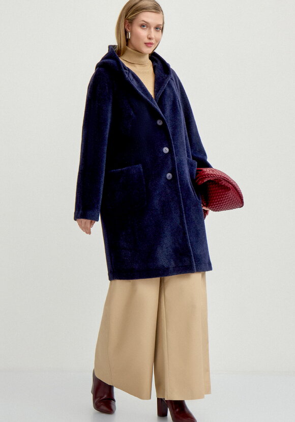 Жакет пушистый с капюшоном на пуговицах шир.  580, рис. 19