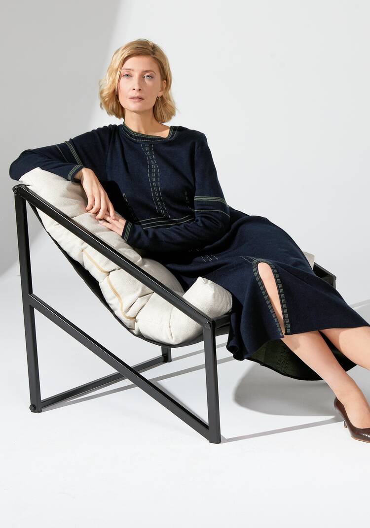 Платье миди с длинным рукавом и разрезом шир.  750, рис. 10