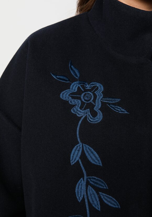 Пальто с вышивкой шир.  580, рис. 6