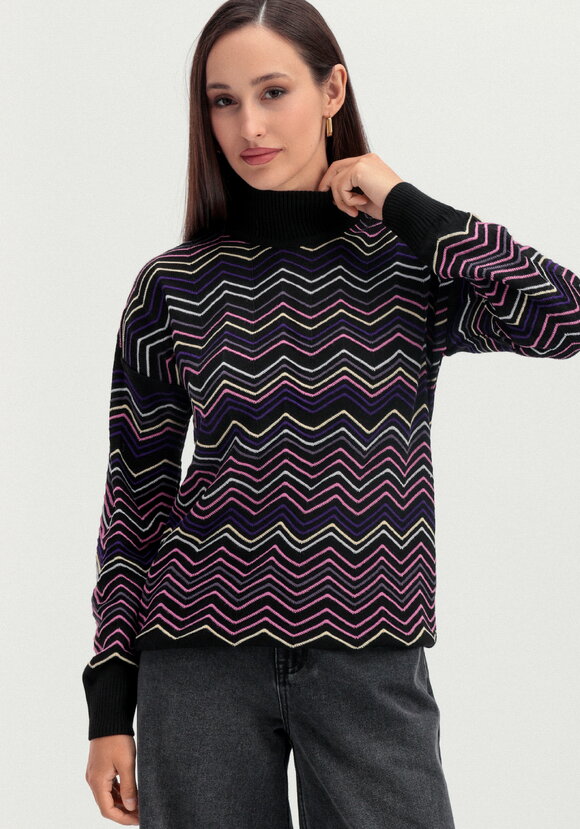 Свитер с высоким горлом и принтом зигзаг шир.  580, рис. 1