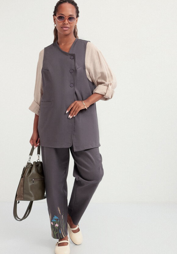 Жилет с асимметричной застежкой шир.  580, рис. 18