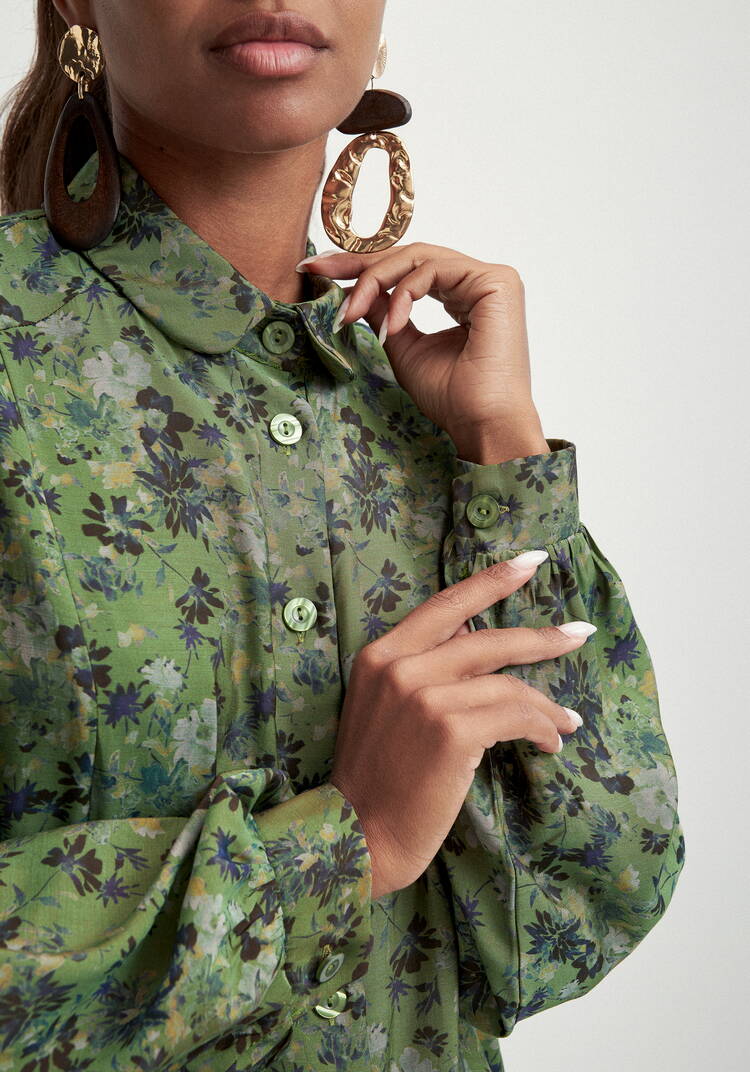 Блуза со сборкой в рельефах шир.  750, рис. 23