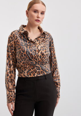 Блуза с анималистическим принтом в паетках