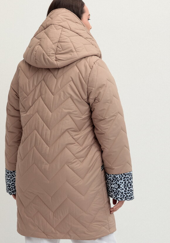 Куртка стеганая с анималистичным принтом шир.  580, рис. 12