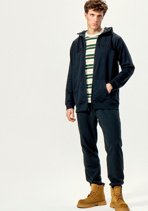 Толстовка с вышивкой и капюшоном шир.  580, рис. 16