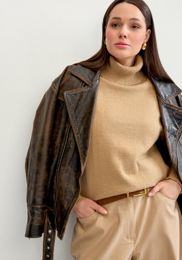 Свитер с объемным воротом шир.  580, рис. 1