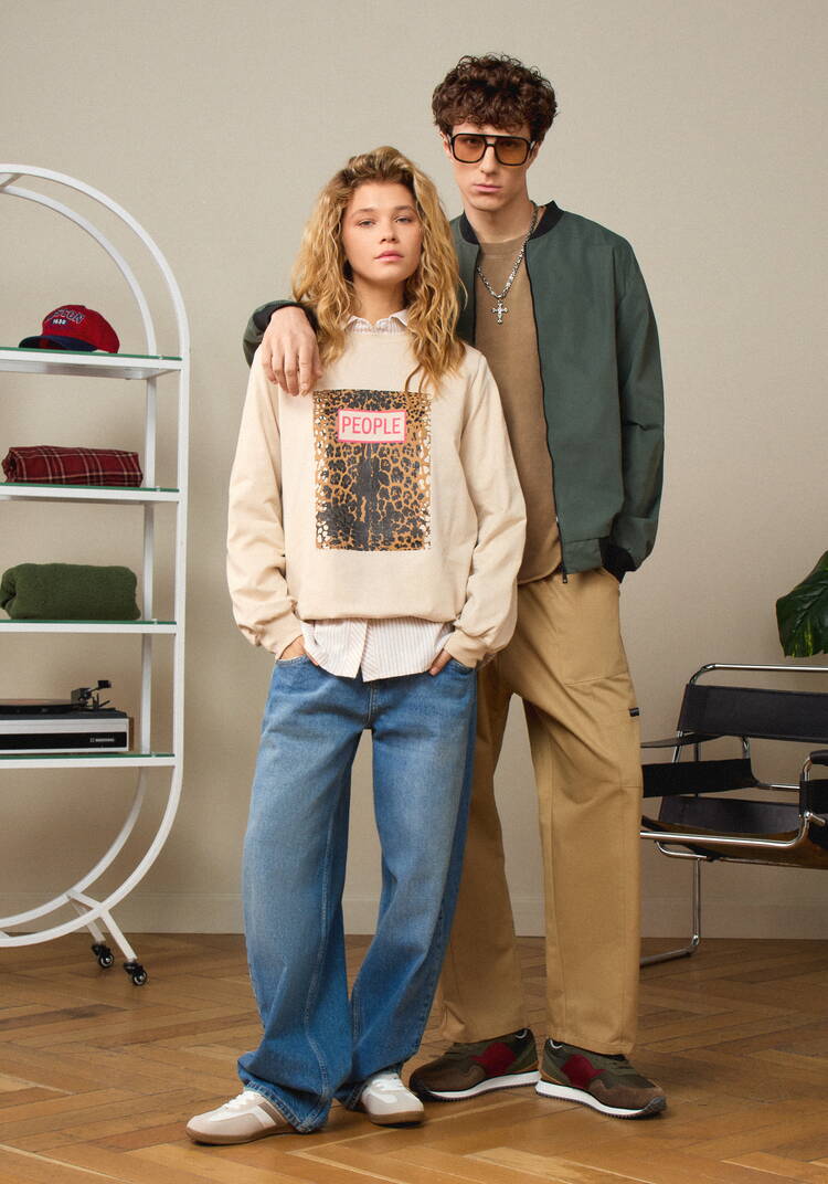 Свитшот с анималистичным принтом на груди шир.  750, рис. 17