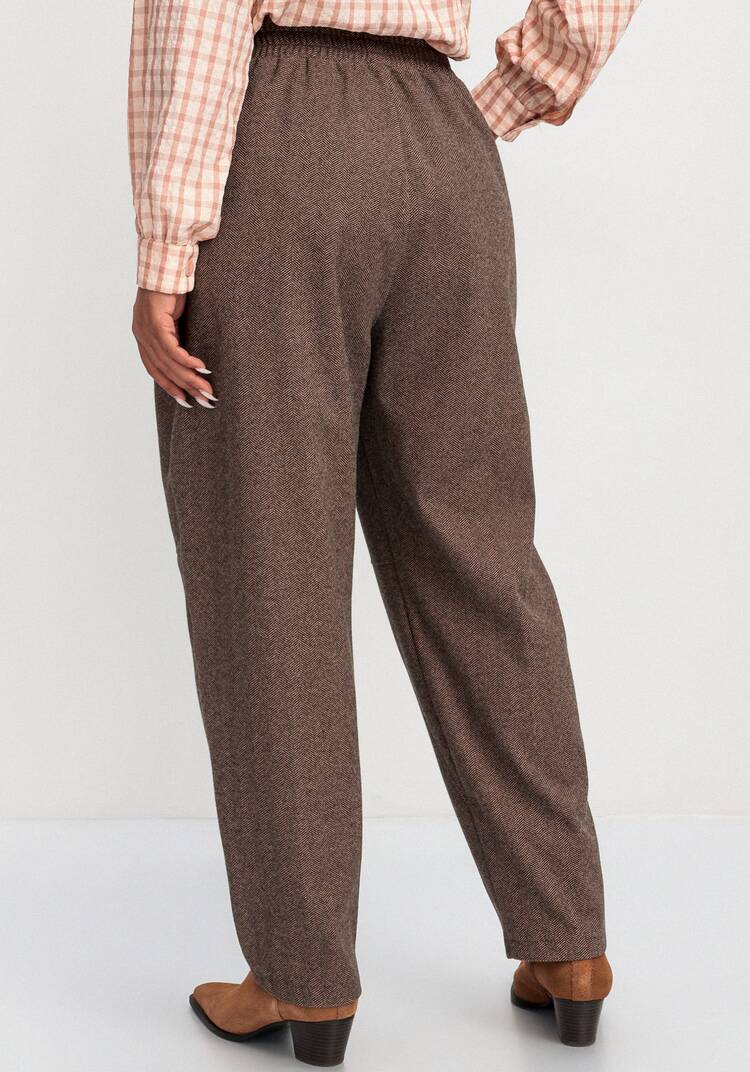 Брюки свободного кроя зауженные к низу шир.  750, рис. 10