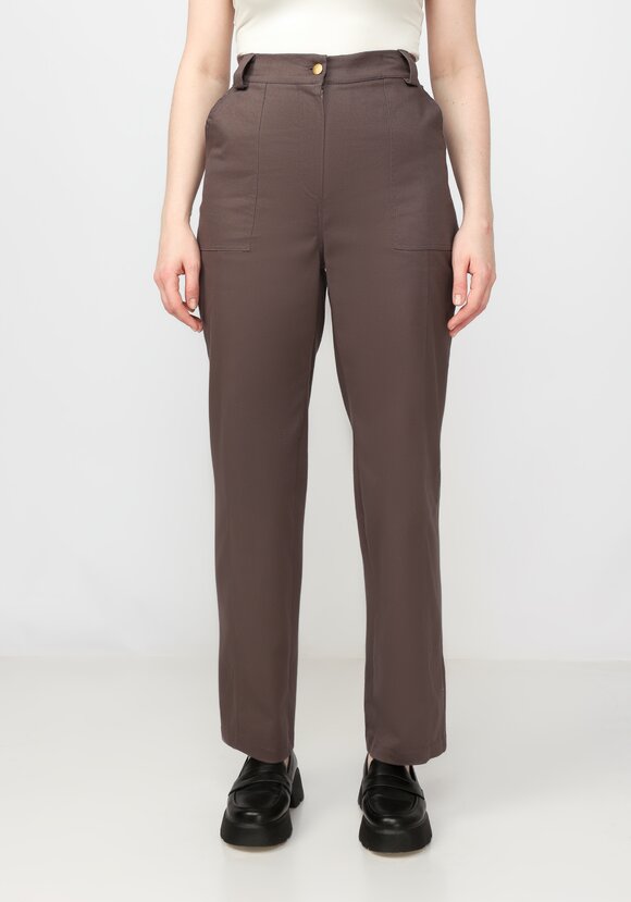 Брюки прямые с рельефами и отстрочками шир.  580, рис. 10