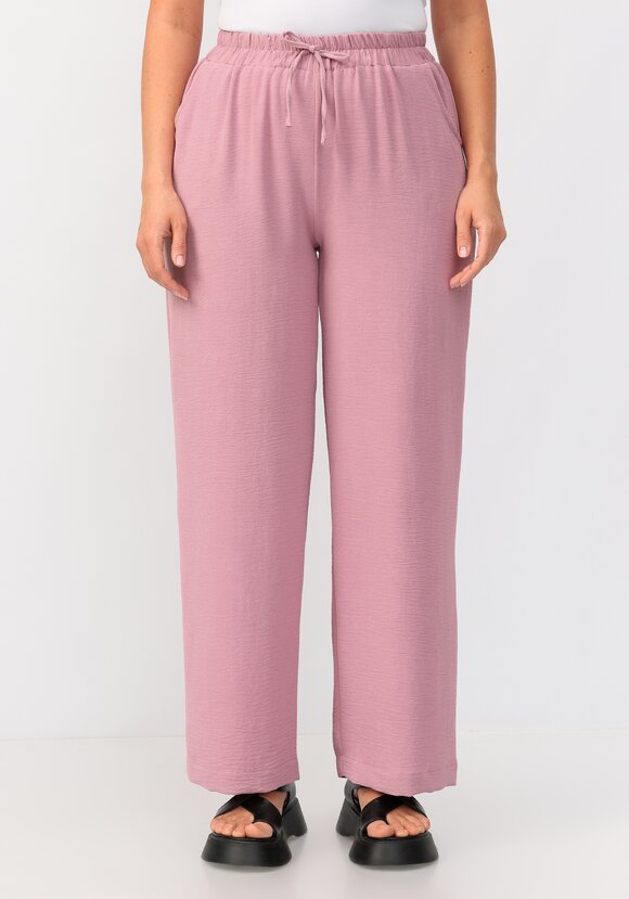 Костюм: брюки и блуза с лаконичным принтом шир.  580, рис. 43