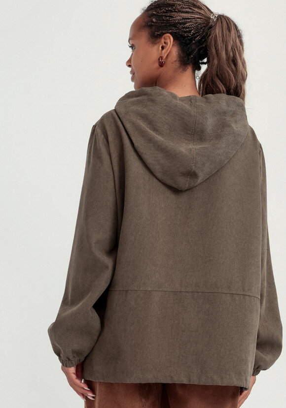 Куртка вельветовая с капюшоном на молнии шир.  580, рис. 19