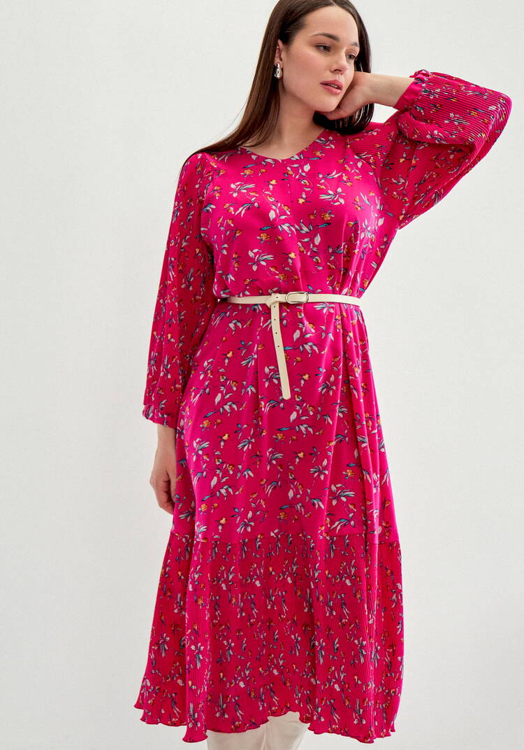 Платье с плиссировкой в цветочный принт шир.  750, рис. 30