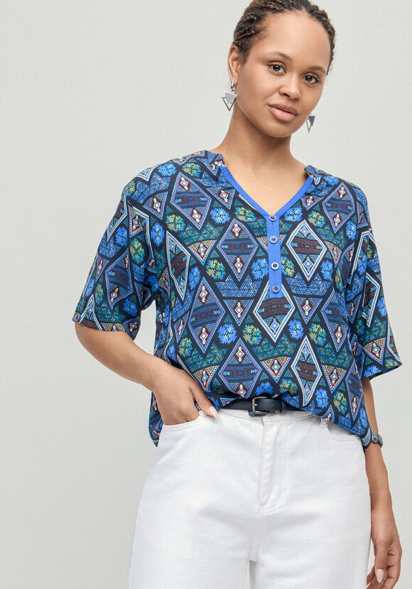 Блуза из штапеля с этническим рисунком шир.  580, рис. 25