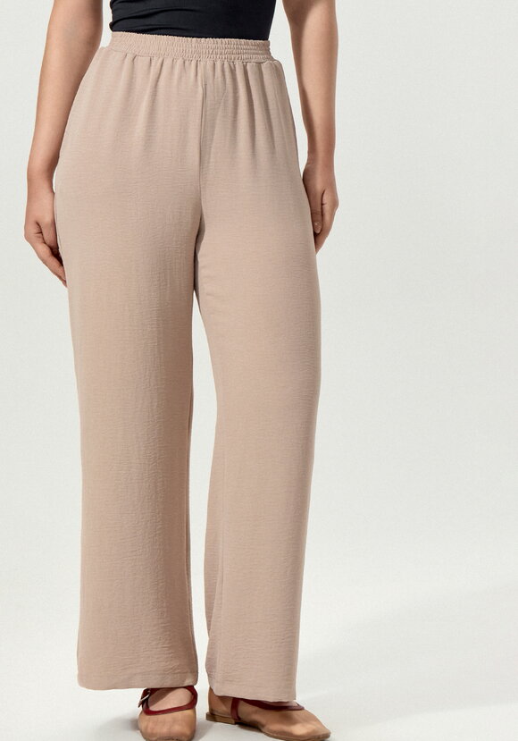 Брюки свободные на резинке по поясу шир.  580, рис. 4