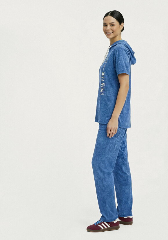 Костюм брючный из трикотажной ткани шир.  580, рис. 5