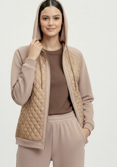 Бомбер с капюшоном из комбинированной ткани